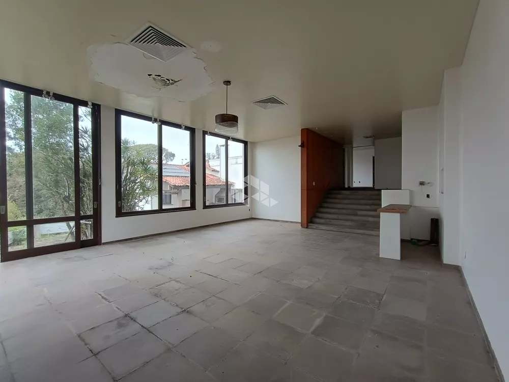 Casa à venda com 4 quartos, 528m² - Foto 1