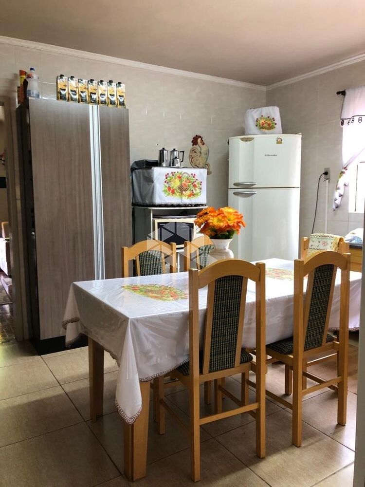 Casa à venda com 3 quartos, 113m² - Foto 1