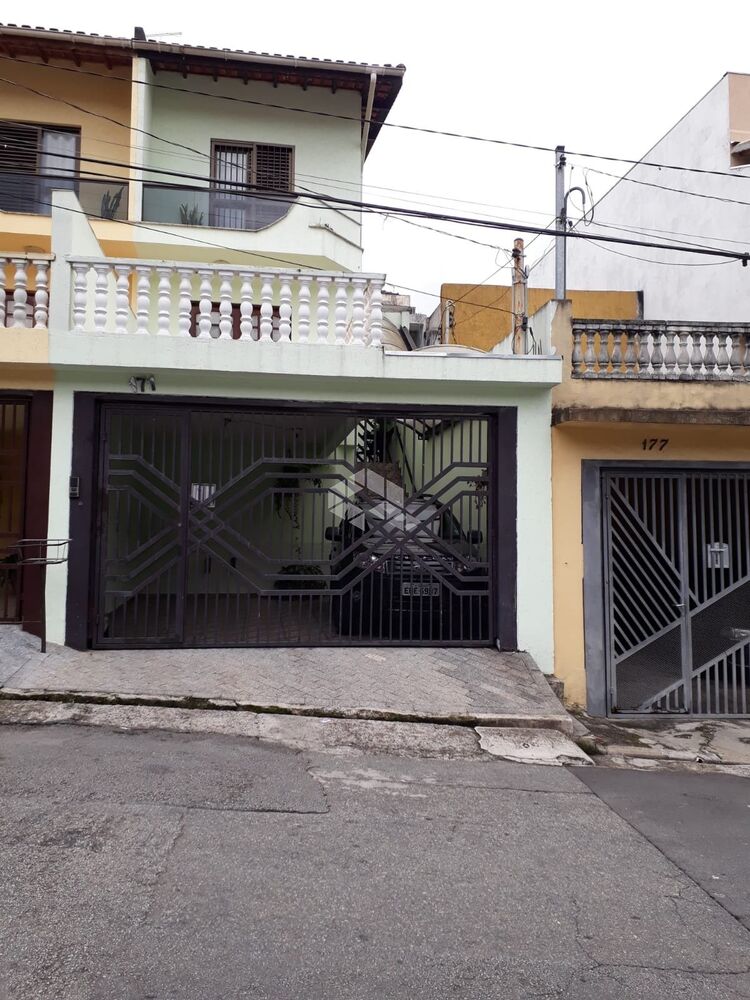 Casa à venda com 3 quartos, 157m² - Foto 1
