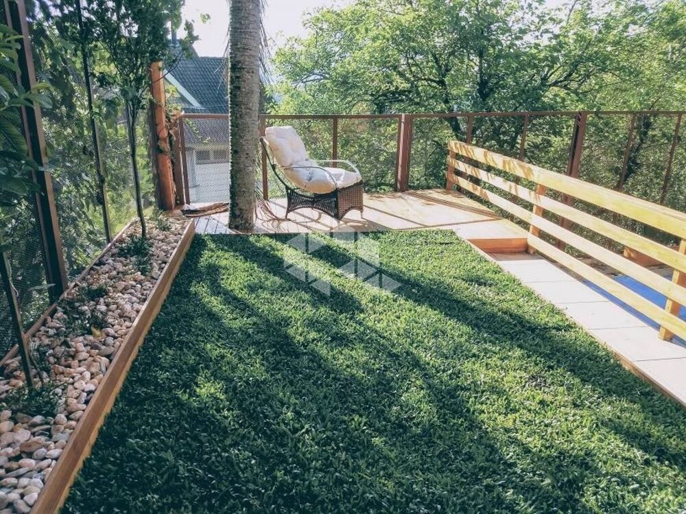 Casa à venda com 4 quartos, 320m² - Foto 2