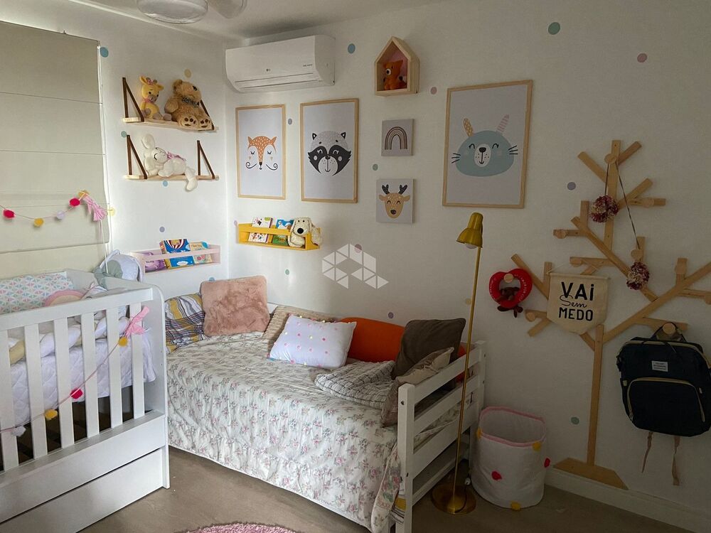 Casa à venda com 4 quartos, 320m² - Foto 1