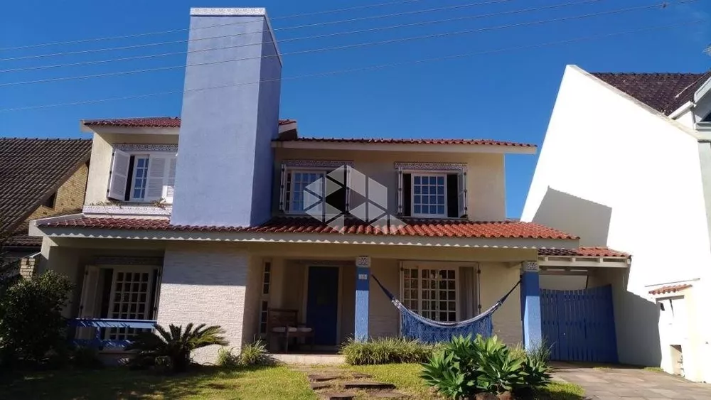 Casa de Condomínio à venda com 3 quartos, 221m² - Foto 1