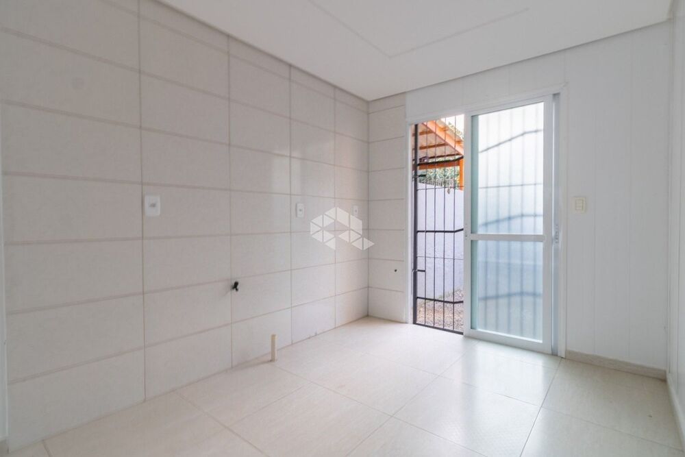 Casa à venda com 2 quartos, 59m² - Foto 2