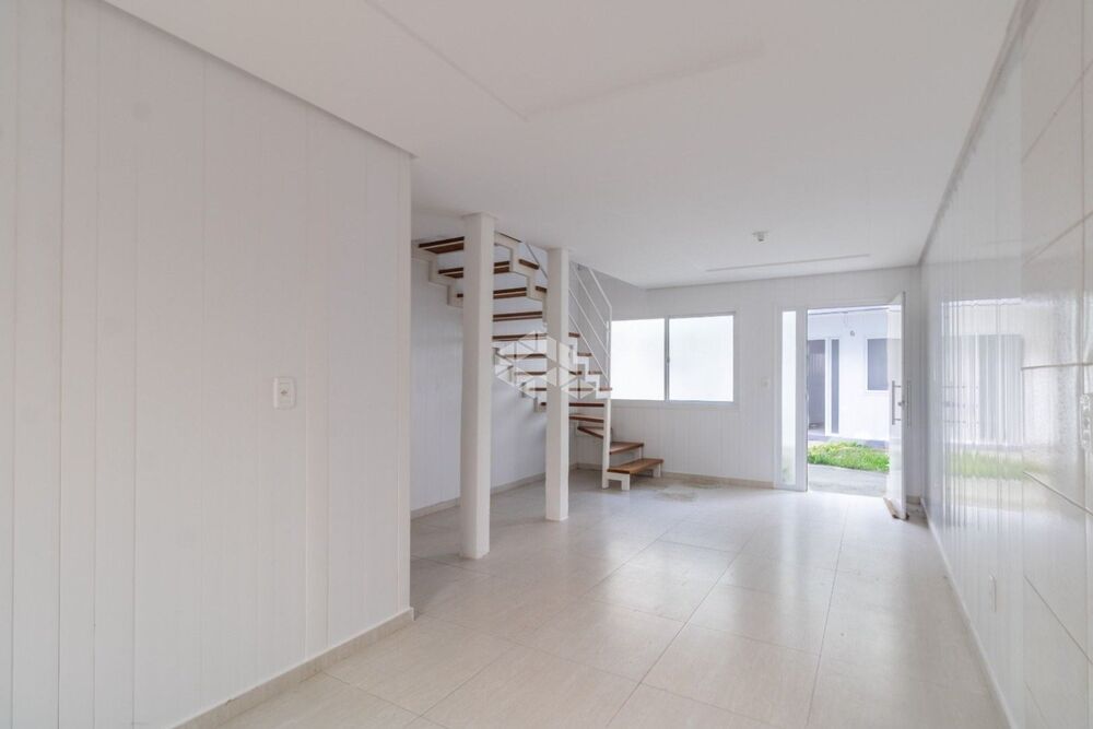 Casa à venda com 2 quartos, 59m² - Foto 1