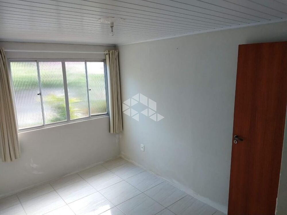 Casa à venda com 3 quartos, 83m² - Foto 1