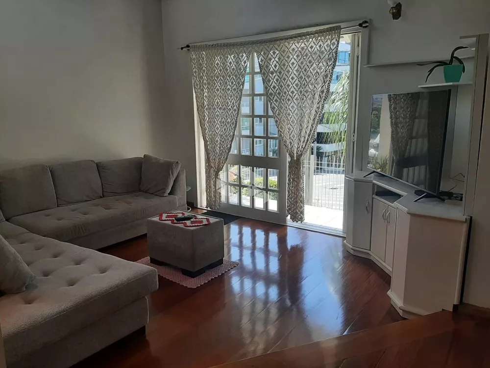 Casa, 4 quartos, 220 m² - Foto 1