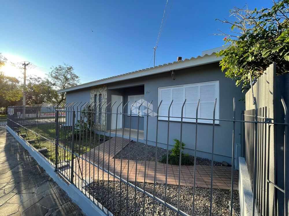 Casa à venda com 3 quartos, 180m² - Foto 1