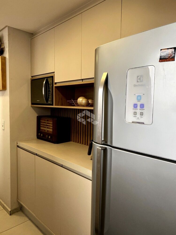 Apartamento à venda com 2 quartos, 68m² - Foto 2