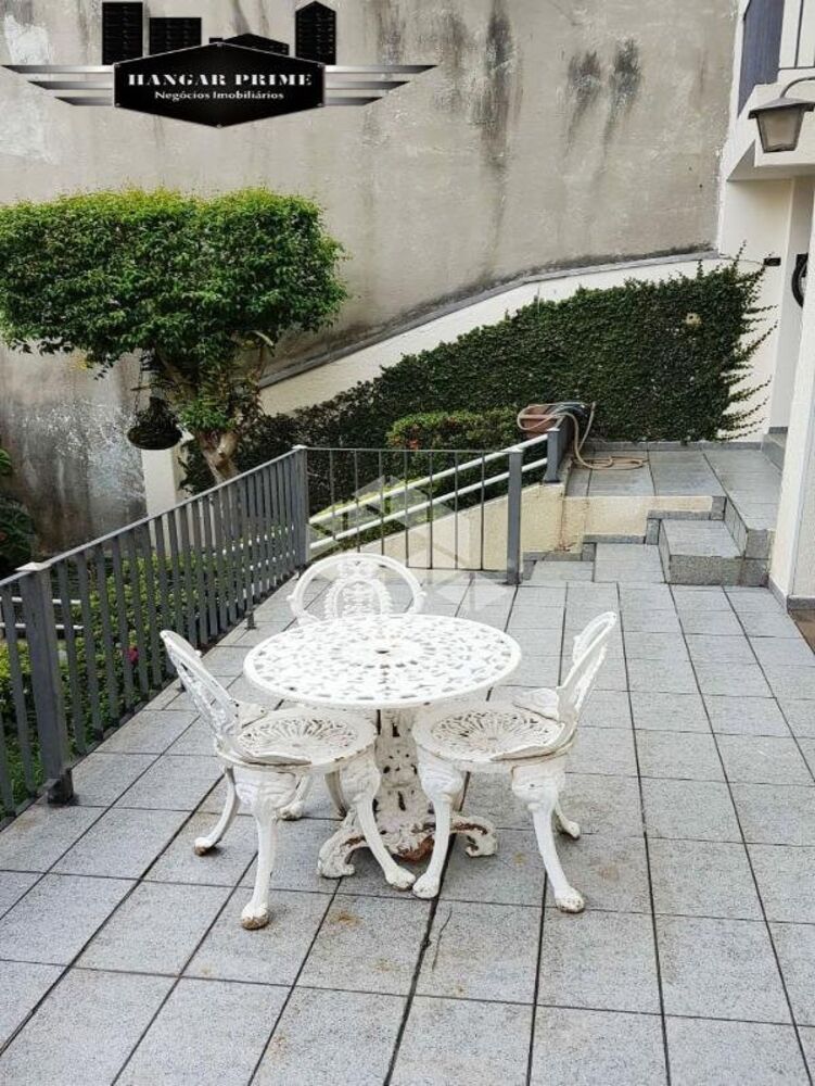 Casa, 3 quartos, 212 m² - Foto 1