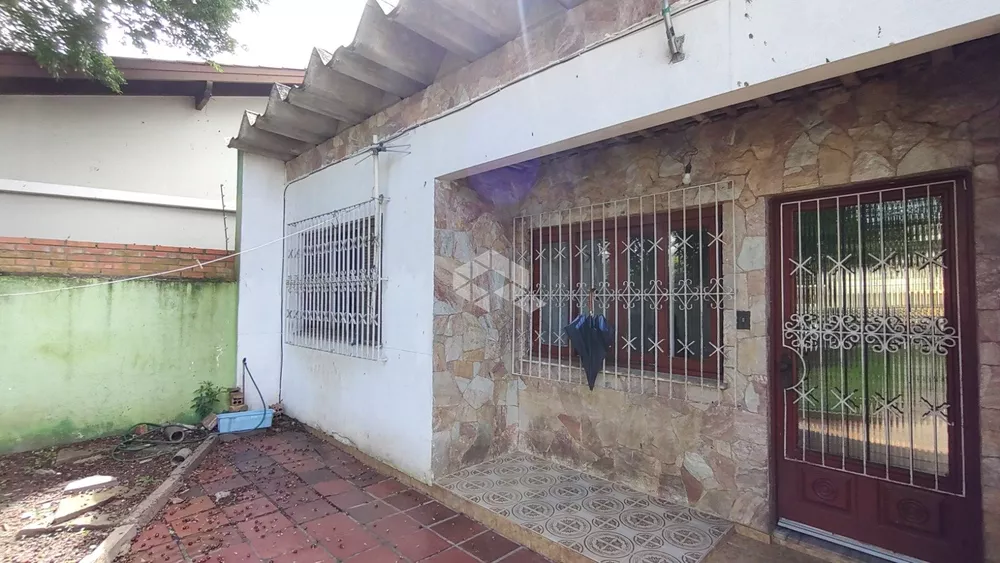 Casa à venda com 2 quartos, 100m² - Foto 1