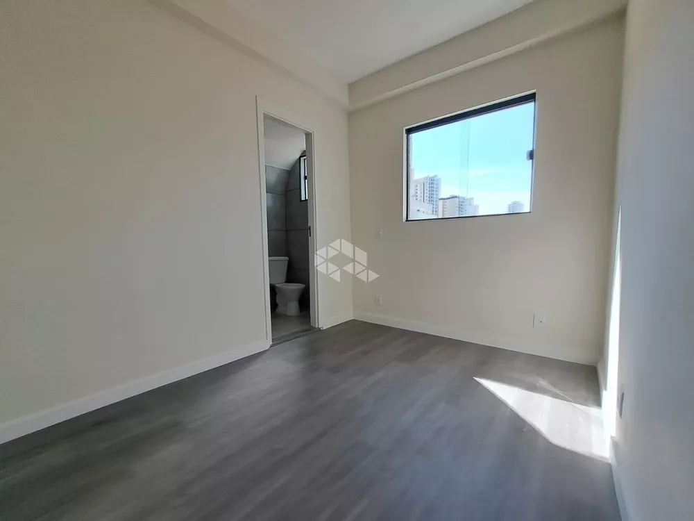 Apartamento à venda com 1 quarto, 35m² - Foto 2