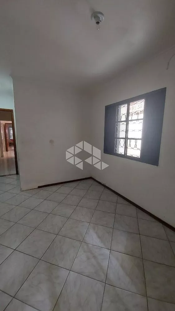 Casa à venda com 2 quartos, 50m² - Foto 4