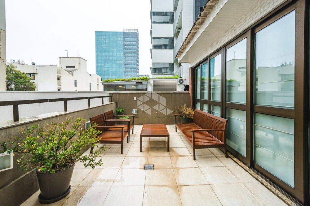Apartamento à venda com 3 quartos, 180m² - Foto 2
