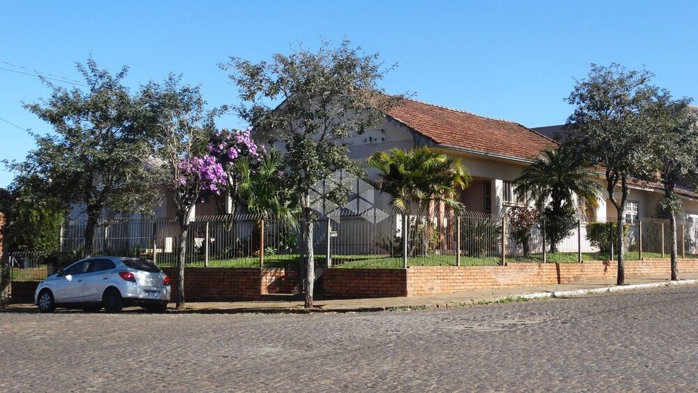 Casa à venda com 3 quartos - Foto 1