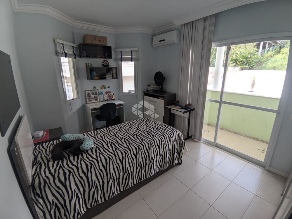 Casa, 3 quartos, 239 m² - Foto 3