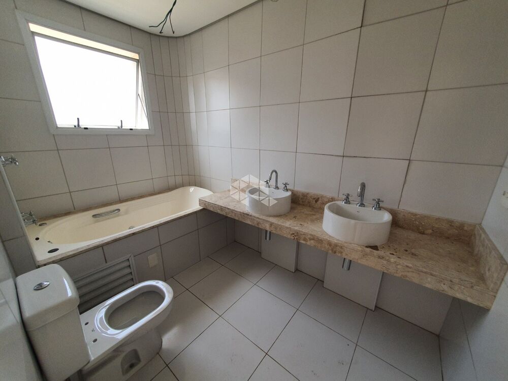 Casa, 4 quartos, 289 m² - Foto 2
