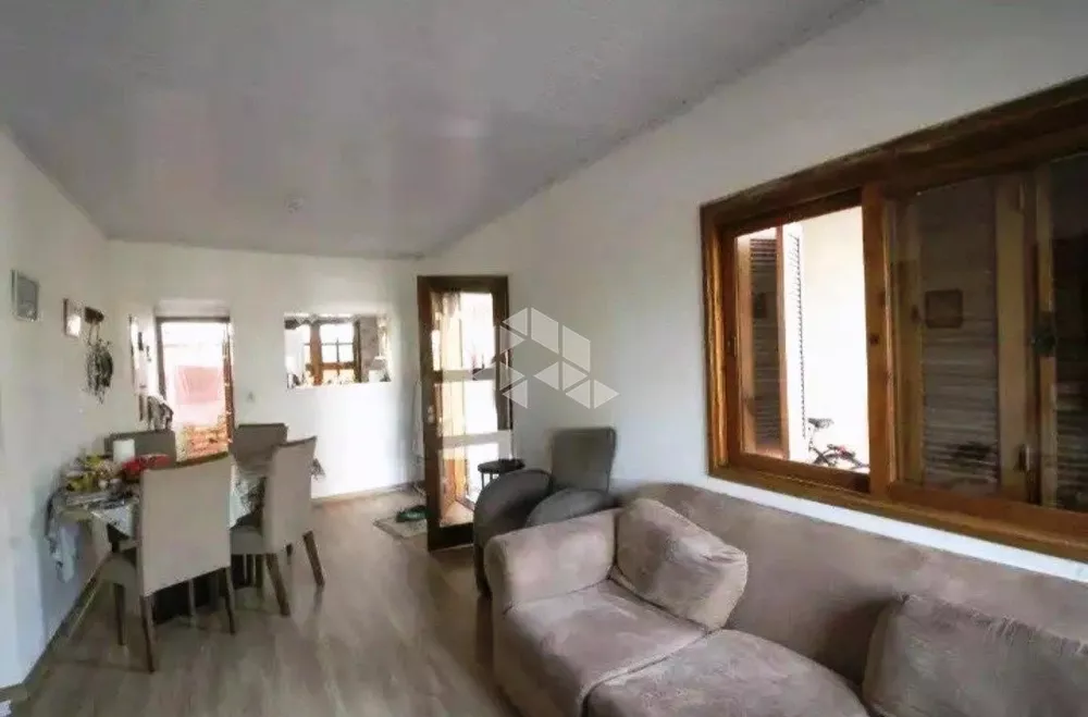 Casa à venda com 2 quartos, 45m² - Foto 2