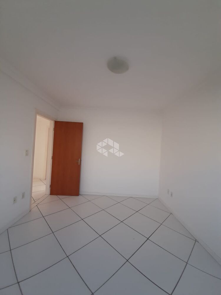 Apartamento à venda com 2 quartos, 75m² - Foto 2