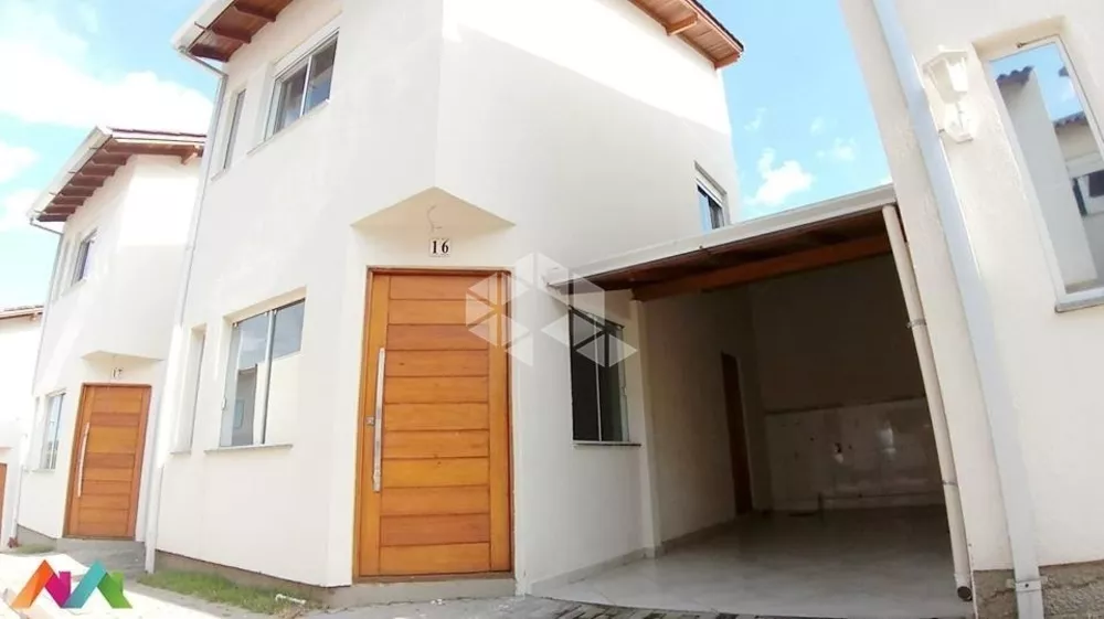 Casa à venda com 3 quartos, 71m² - Foto 1