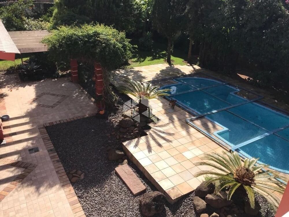 Casa à venda com 3 quartos, 300m² - Foto 2