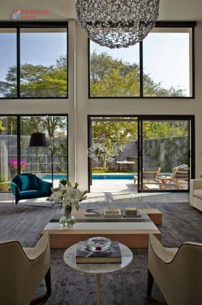 Casa à venda com 5 quartos, 650m² - Foto 2