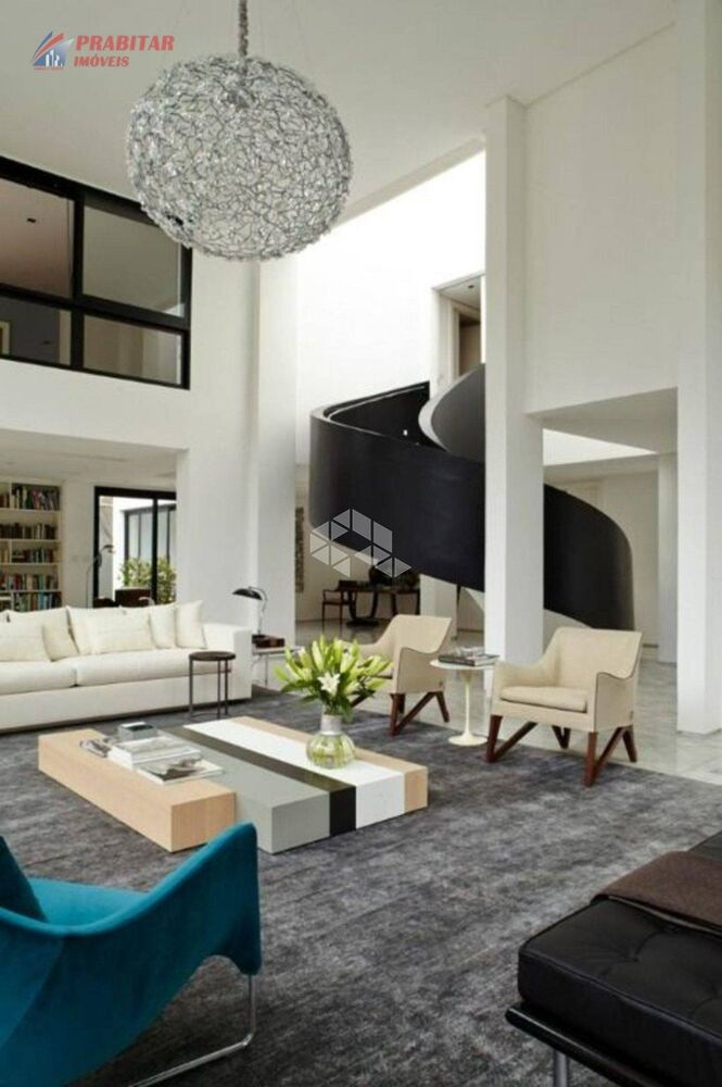 Casa à venda com 5 quartos, 650m² - Foto 1