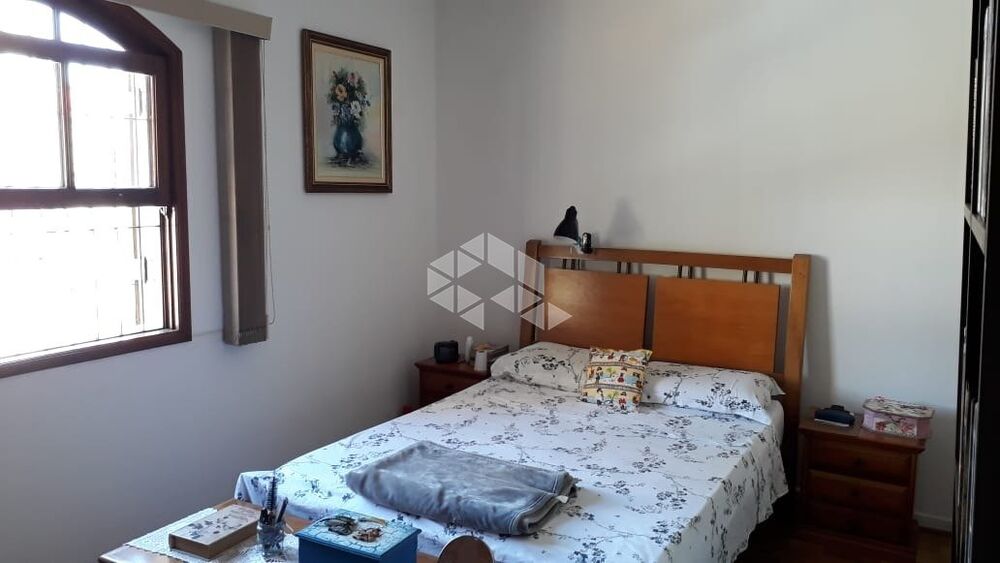 Casa à venda com 3 quartos, 128m² - Foto 1