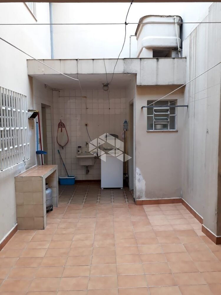 Casa à venda com 3 quartos, 128m² - Foto 2