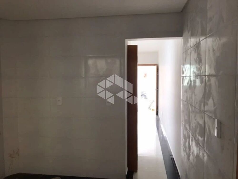 Casa à venda com 3 quartos, 100m² - Foto 1