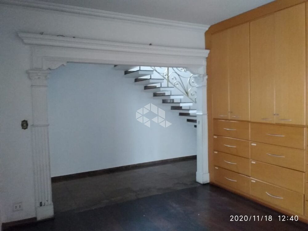 Casa à venda com 4 quartos, 500m² - Foto 4
