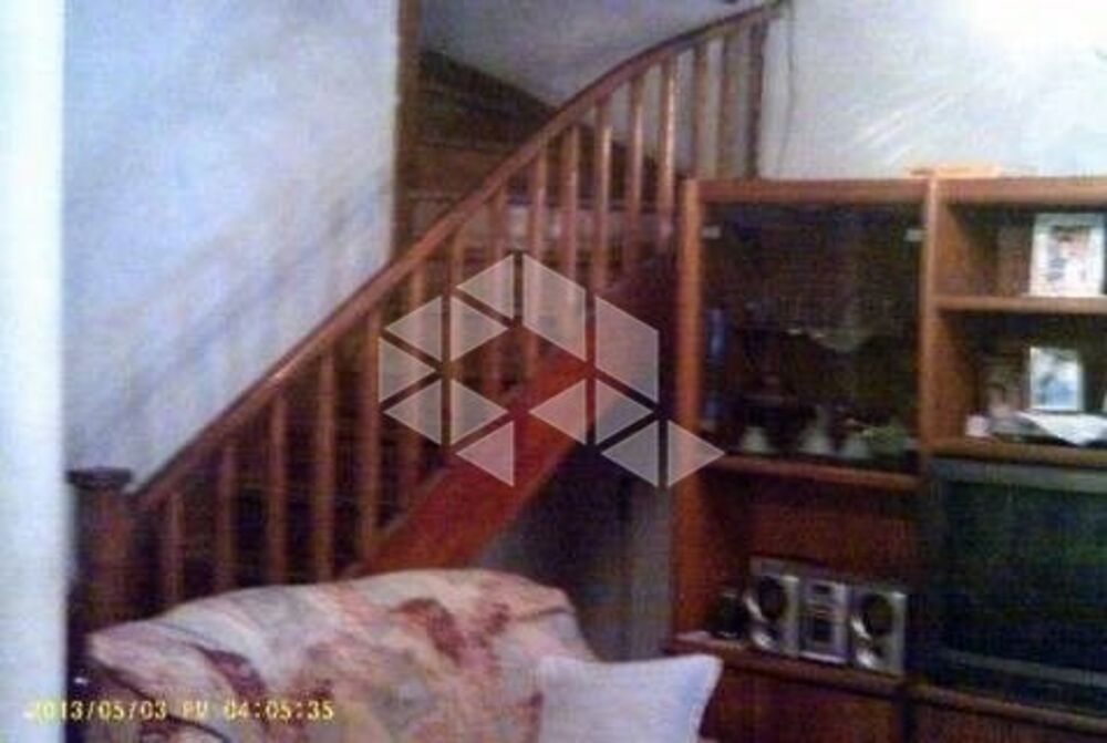 Casa à venda com 4 quartos, 200m² - Foto 1