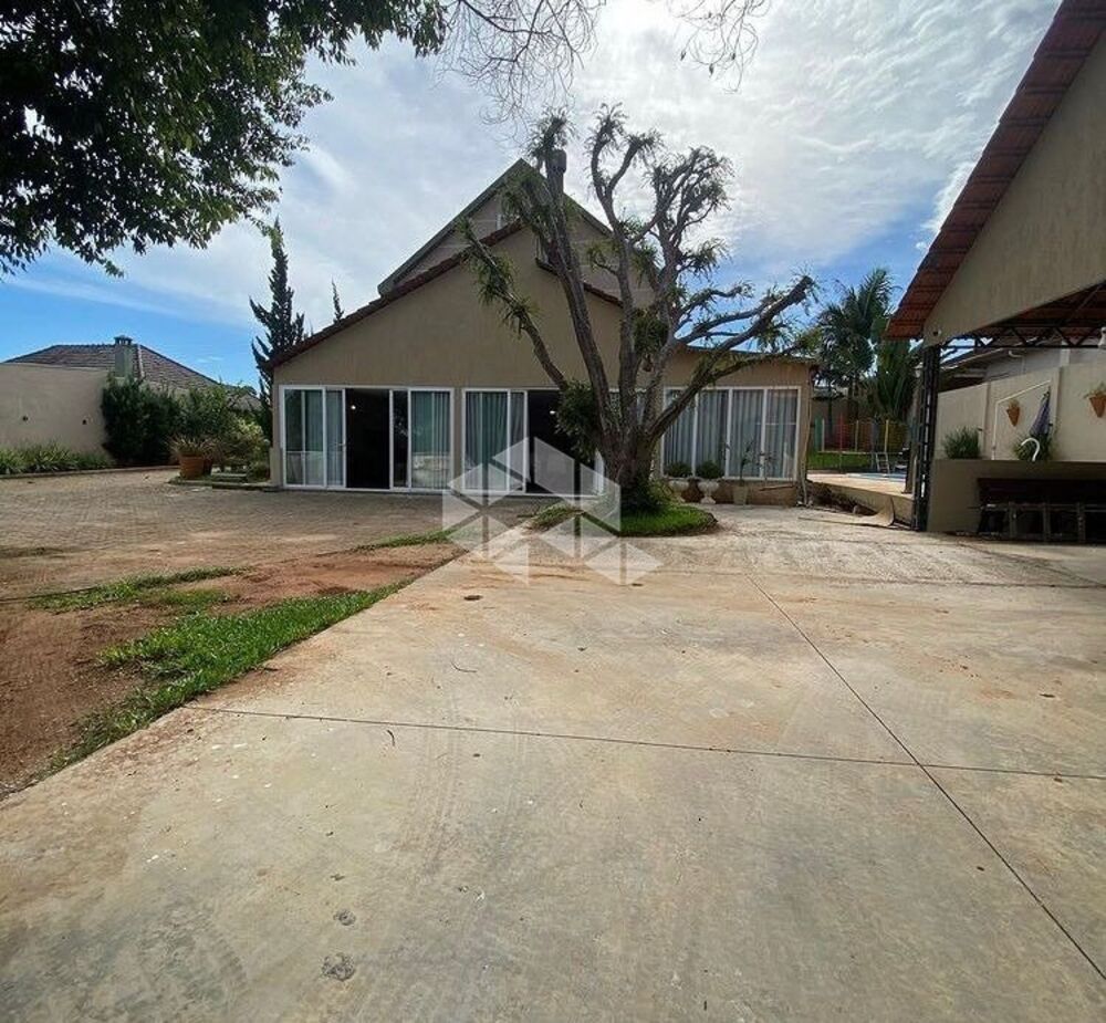 Casa à venda com 5 quartos, 300m² - Foto 3