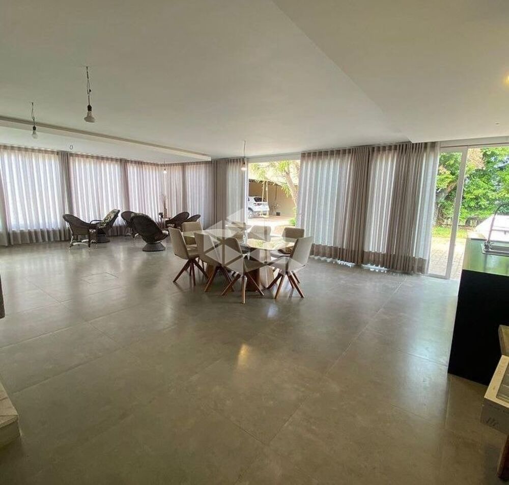 Casa à venda com 5 quartos, 300m² - Foto 4