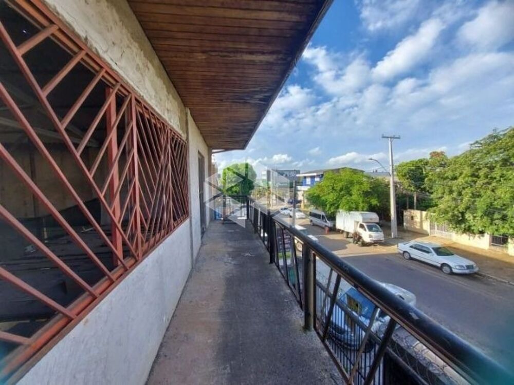 Casa à venda com 4 quartos, 310m² - Foto 1