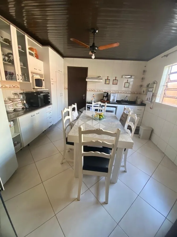 Casa, 4 quartos, 250 m² - Foto 2