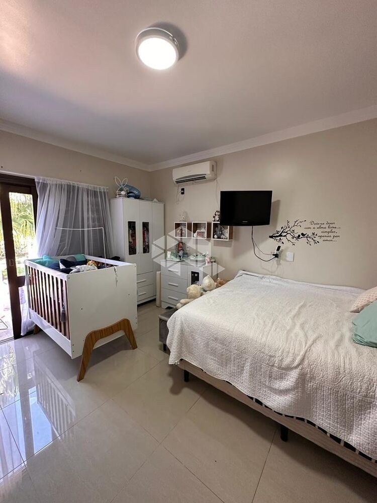 Casa de Condomínio à venda com 3 quartos, 204m² - Foto 3