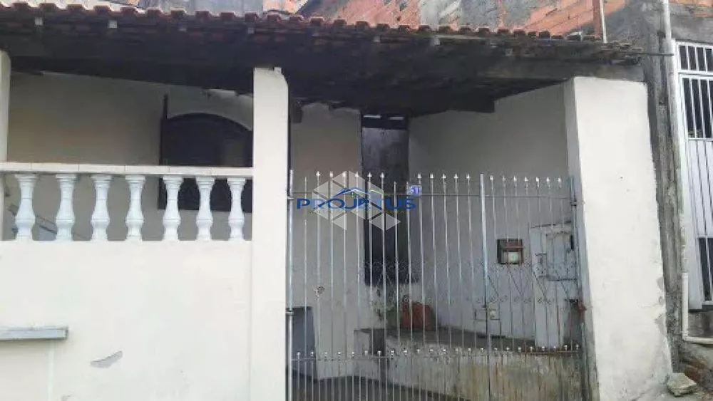 Casa à venda com 3 quartos, 270 - Foto 1