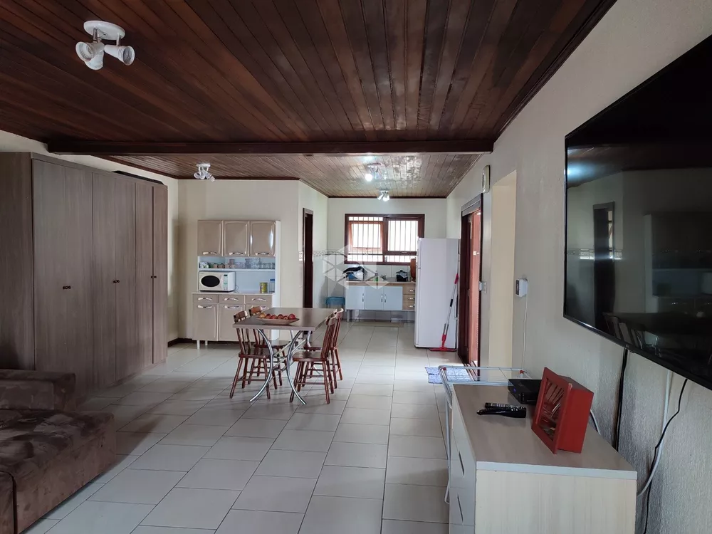 Casa à venda com 2 quartos, 141m² - Foto 1