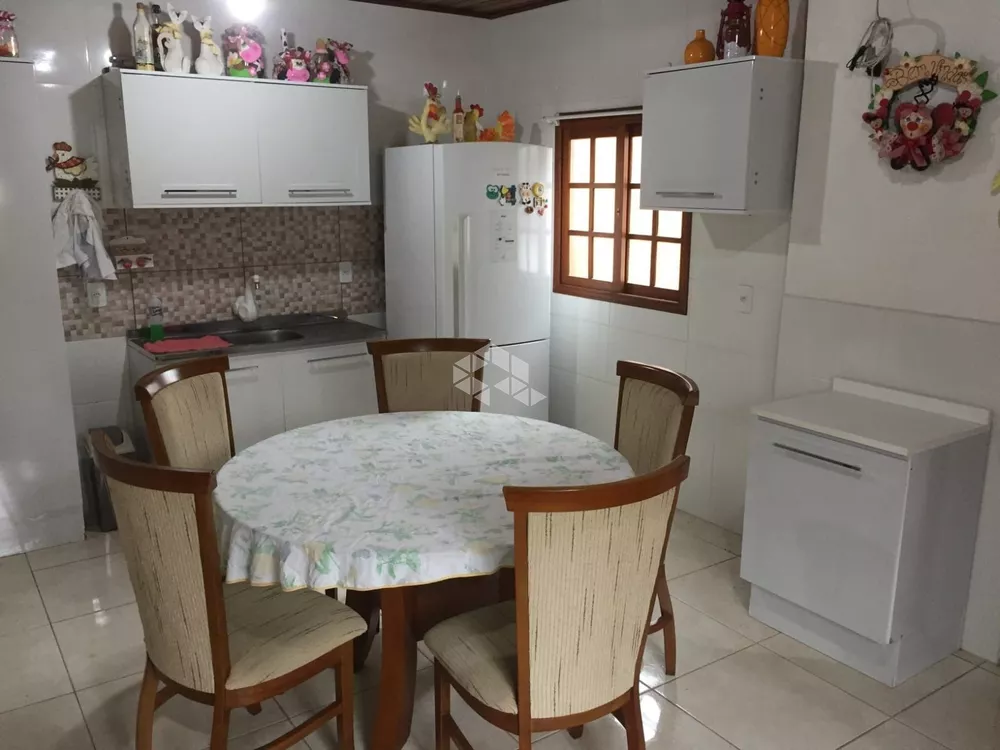 Casa à venda com 2 quartos, 80m² - Foto 1