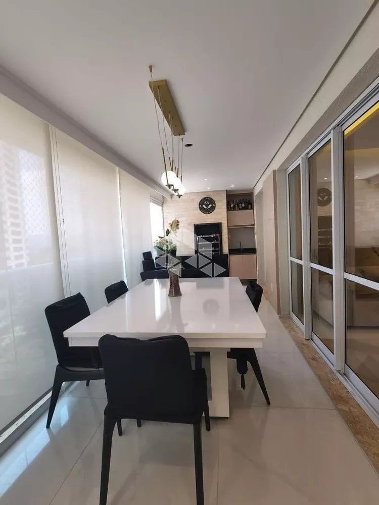 Apartamento à venda com 3 quartos, 136m² - Foto 1