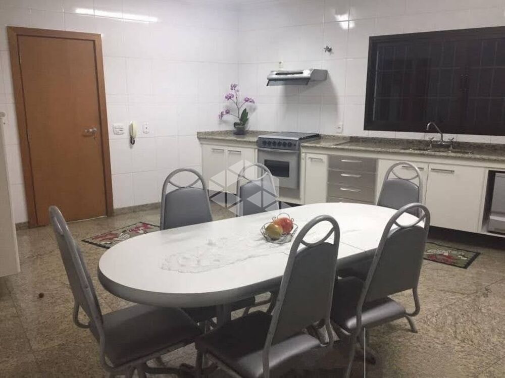 Casa, 3 quartos, 289 m² - Foto 1