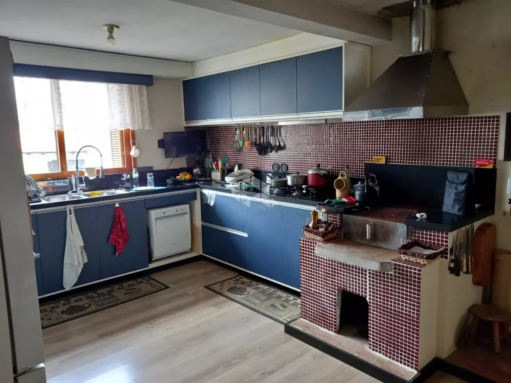 Casa à venda com 2 quartos, 290m² - Foto 1