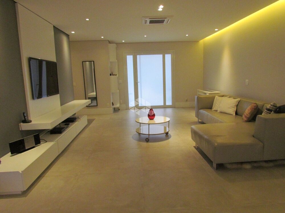Casa, 4 quartos, 353 m² - Foto 1