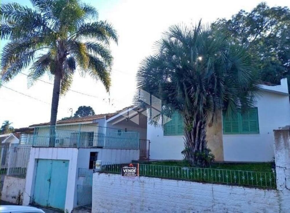 Casa à venda com 3 quartos, 440 - Foto 1