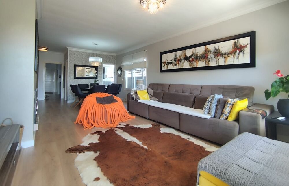 Casa à venda com 3 quartos, 200m² - Foto 2