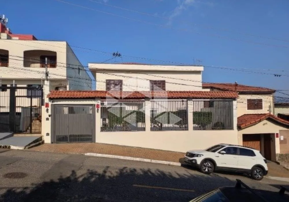 Casa, 4 quartos, 216 m² - Foto 1