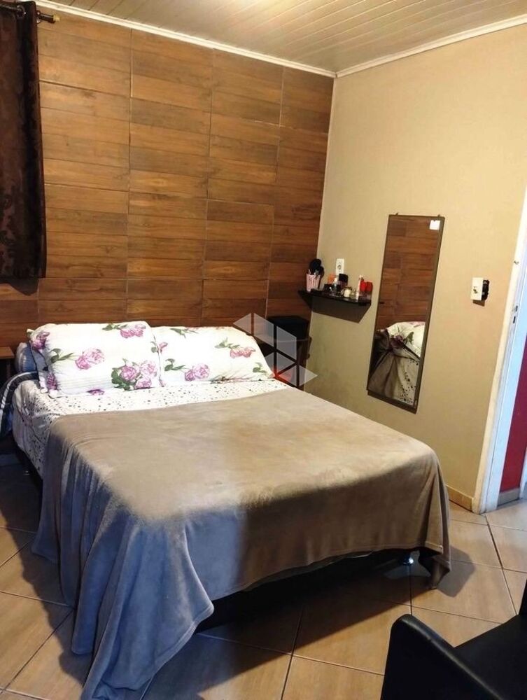 Casa à venda com 2 quartos, 60m² - Foto 2
