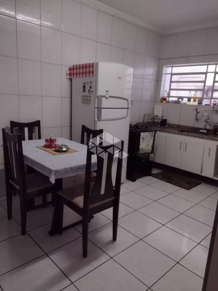 Casa, 4 quartos, 250 m² - Foto 1