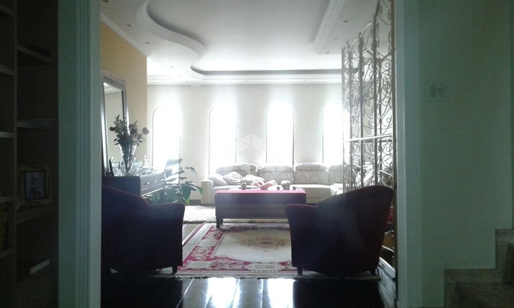 Casa à venda com 6 quartos, 106m² - Foto 3