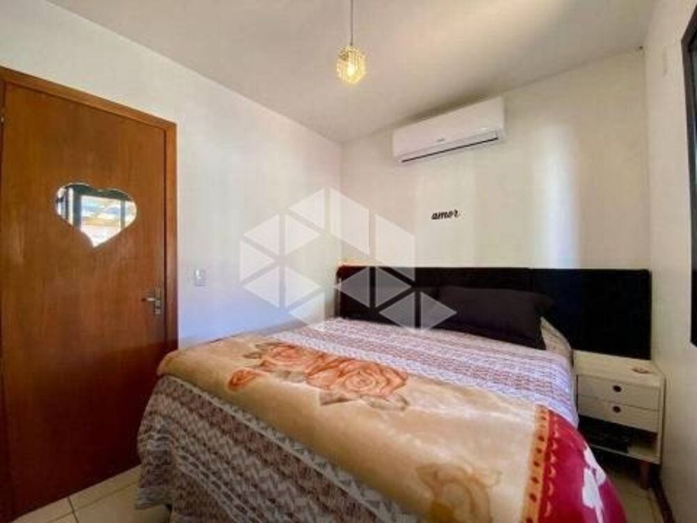 Casa à venda com 3 quartos, 65m² - Foto 3